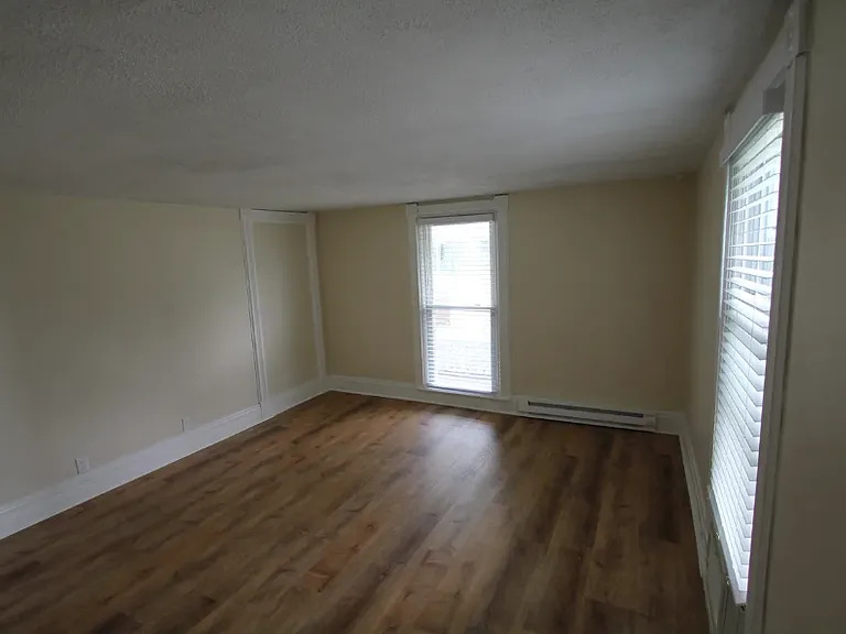 215 N College Ave — Photo 13
