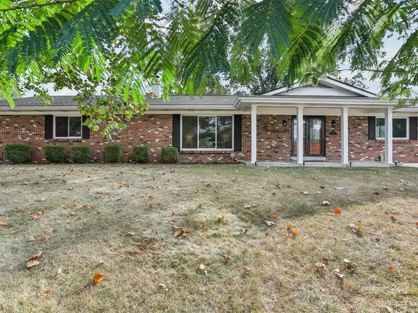 17 Picardy Dr, Lake Saint Louis, MO 63367