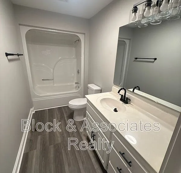 1007 Sunset Ave — Photo 8