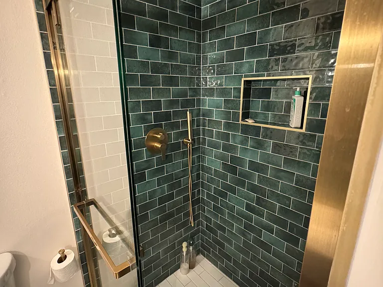 Bathroom shower