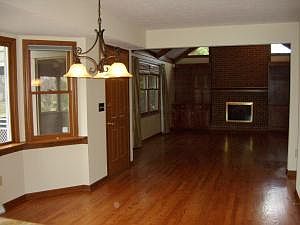 5th image of 325 Potomac Ct