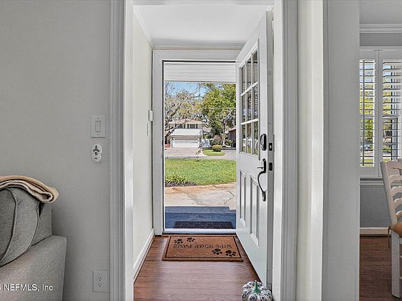 4th image of 2842 IONIC Avenue