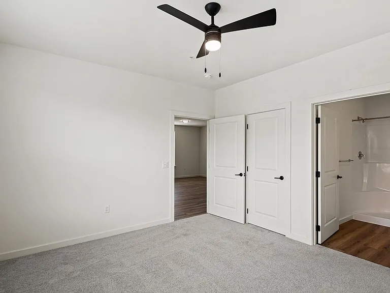 Emerson Flats — Photo 21