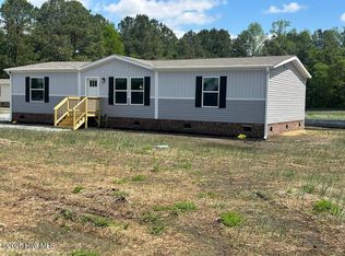 1332 Thompson Ave, Turkey, NC 28393