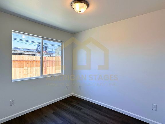 5th image of 239 N East St