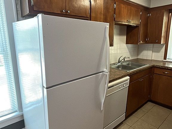 2nd image of 1400 Garfield St #D