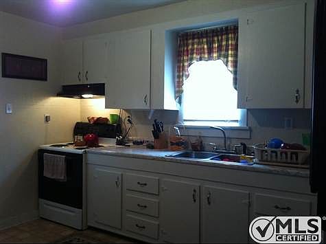 5th image of 63 Oak Ave