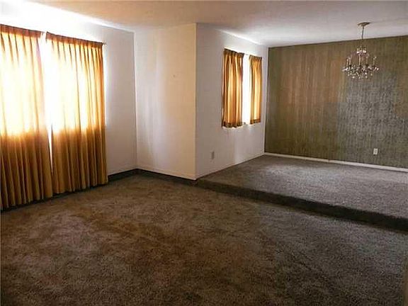 3rd image of 228 Fremont Ln