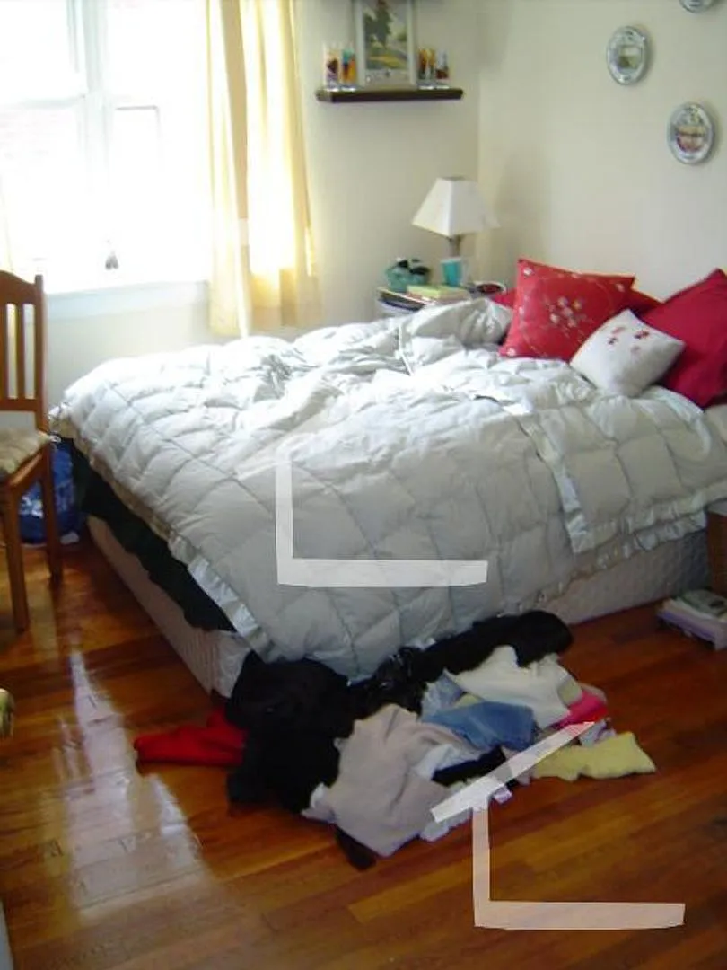 Large 2 bedroom unit near the Green Line. — Photo 4