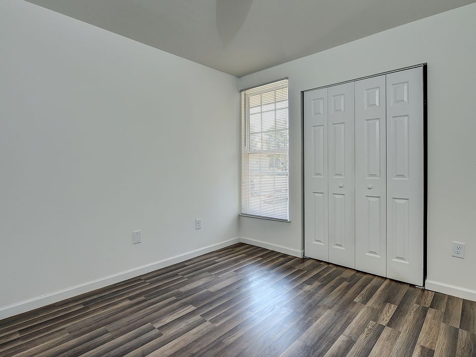 1st image of 6 Chatfield Dr APT H