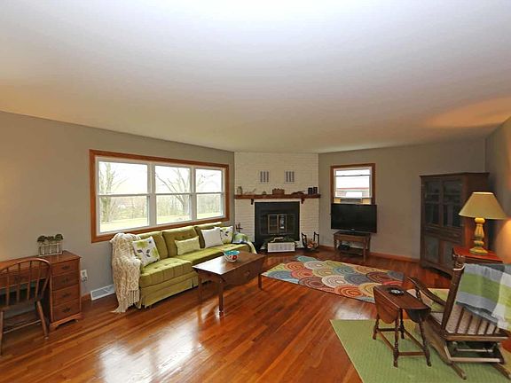 3rd image of 24520 New Guilford Rd