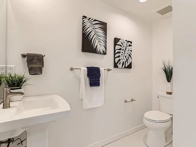 1930 Hooker St #5 — Photo 12