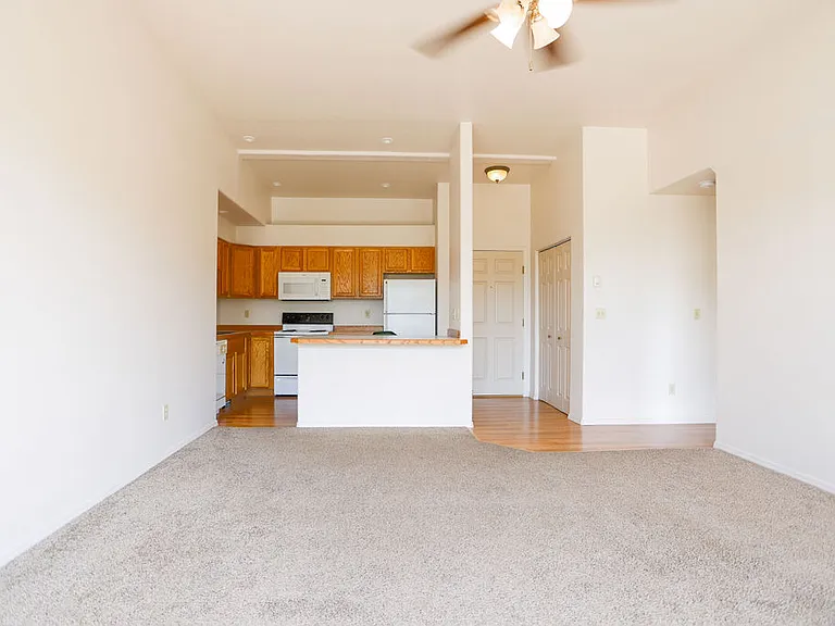 235 Talisman Dr #14 — Photo 3