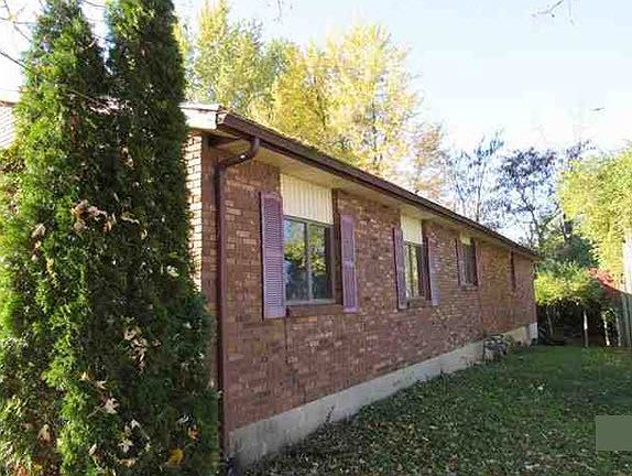 3rd image of 1222-24 Timberlane Dr