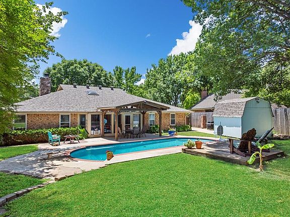 3rd image of 1905 Waterwood Dr