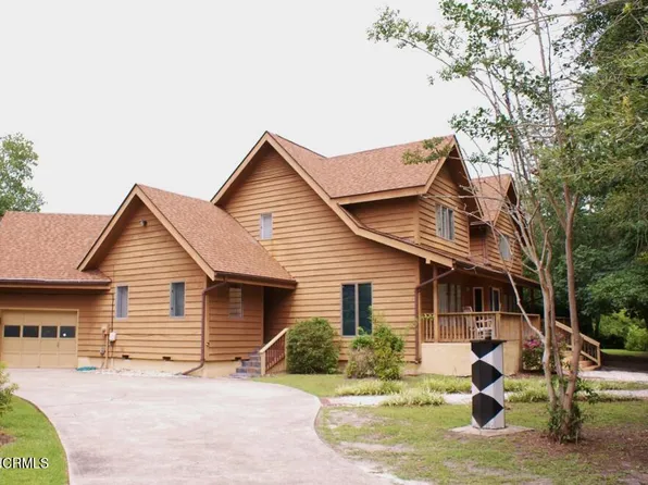 109 Beechwood Drive, Morehead City, NC 28557