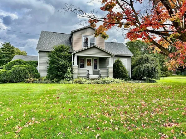 902 Allen Rd, North Syracuse, NY 13212