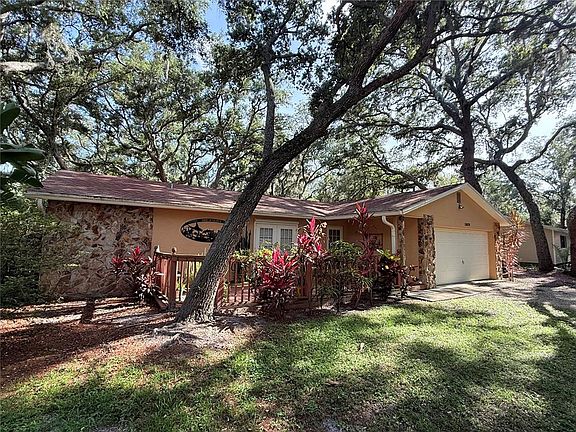 3rd image of 13828 Friendship Ln