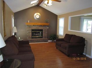 509 Airway Ln, Belton, MO 64012
