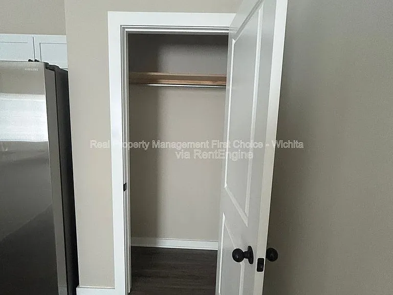 1736 E Decarsky Ct — Photo 16