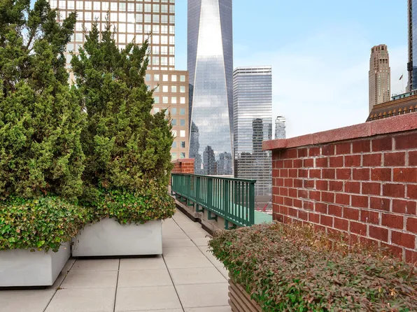 225 Rector Place image 18 of 21