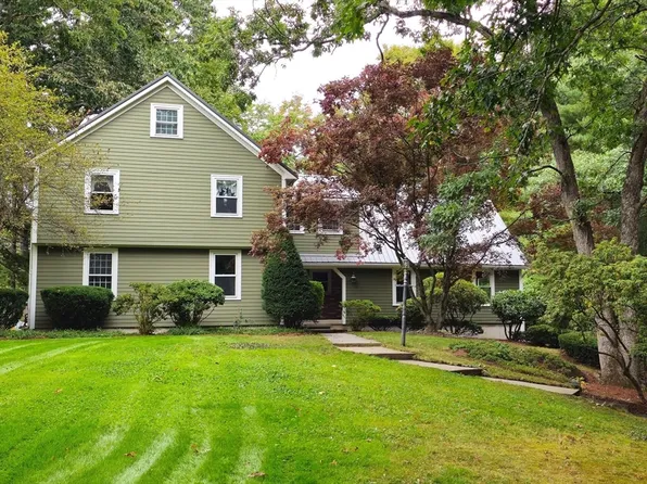 21 Overlook Dr, Tewksbury, MA 01876