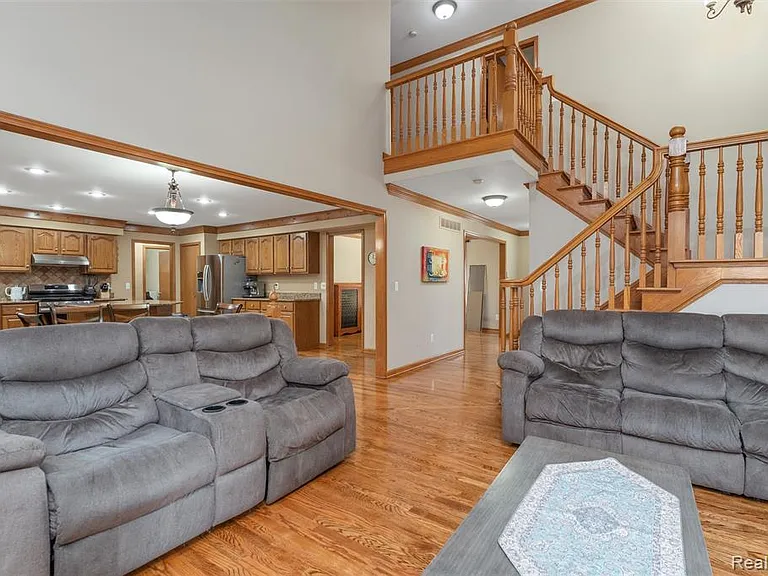 47105 Liberty Bell Rd E — Photo 18