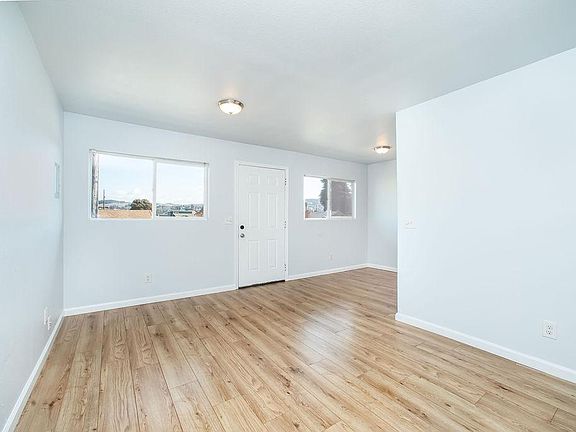 4th image of 367 S 34th St