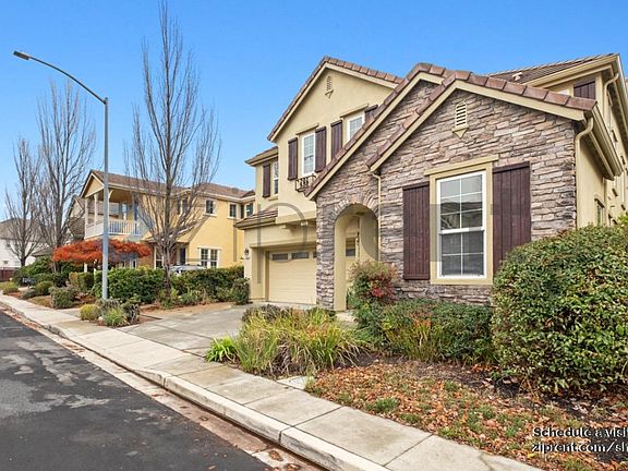 3rd image of 7268 Willow Creek Cir