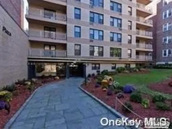 65-50 Wetherole Street #4U, Rego Park, NY 11374