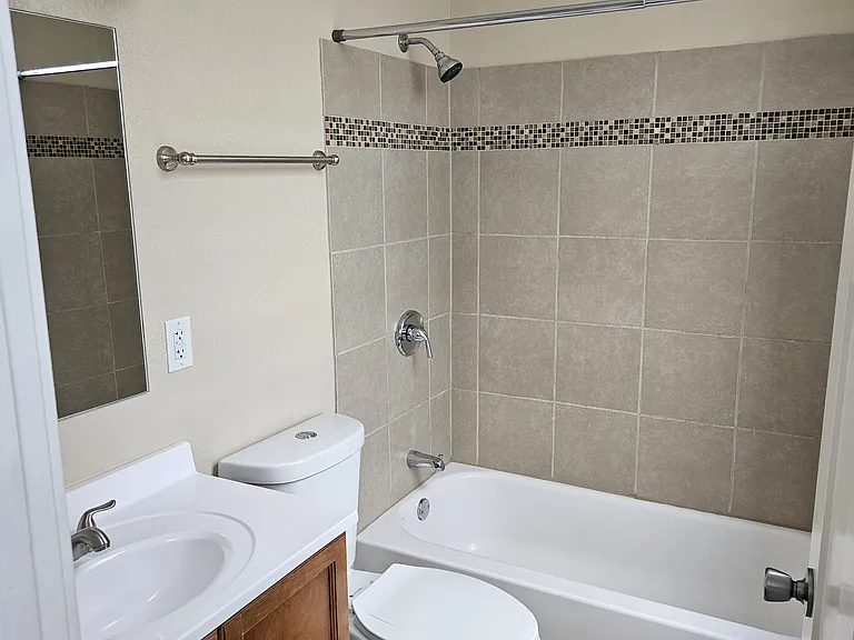 110 S Fond Du Lac Ave #5 — Photo 6