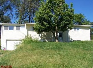 206 Lake Dr, Gray Summit, MO 63039