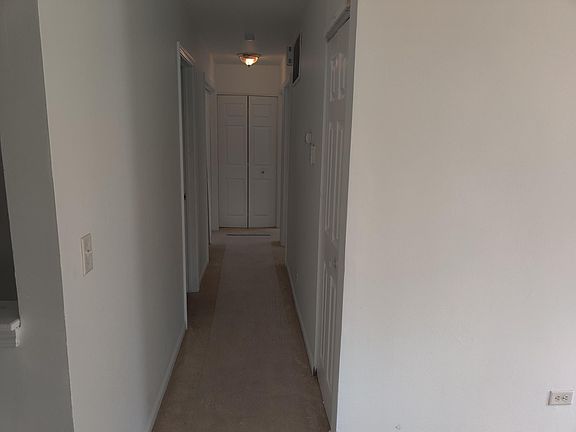 5th image of 112 W Stevenson Dr