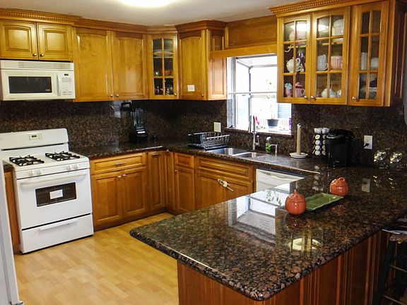 2nd image of 1435 W 220th St