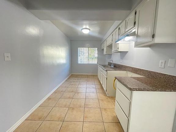 4th image of 2165 Raymond Ave APT 5