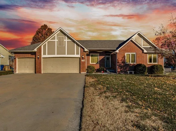 325 S Fairway Cir, Andover, KS 67002