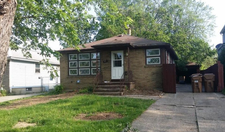 1st image of 62 Floral Pl