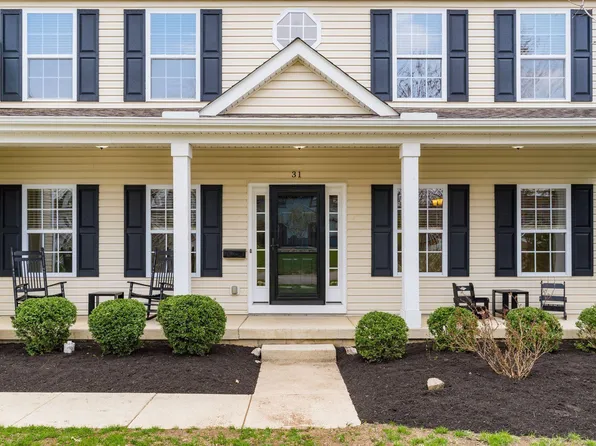 31 Howard Ave, Worthington, OH 43085