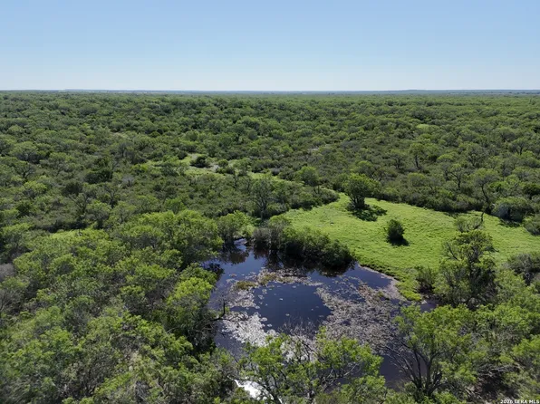2349 CR 416, Falls City, TX 78113