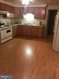2 bed, 1.0 bath, 1000 sqft, $1,650 — Photo 4