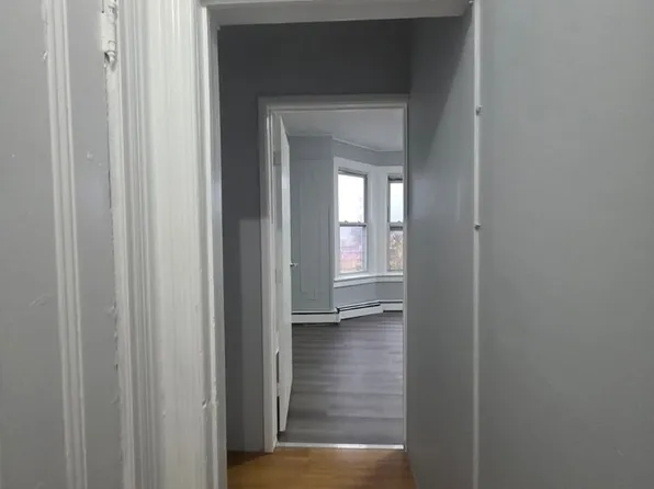 8 Garfield St, Yonkers, NY