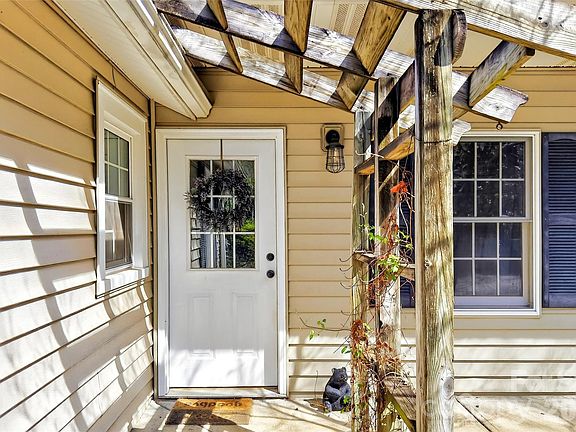 5th image of 32 Tucker Rd