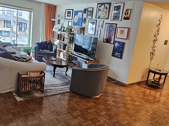 2nd image of 224 S Oak Park Ave APT 2A