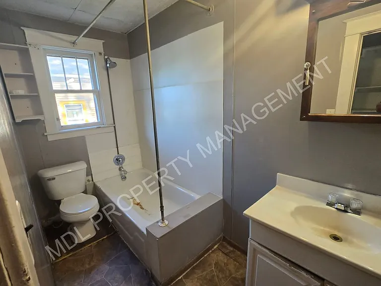 1715 Green St — Photo 7