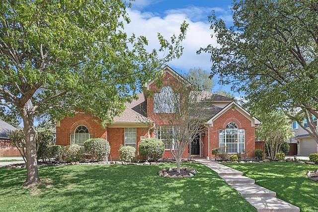 1st image of 1204 Oakwood Ct