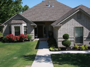 925 Hidden Oaks Way, Guthrie, OK 73044