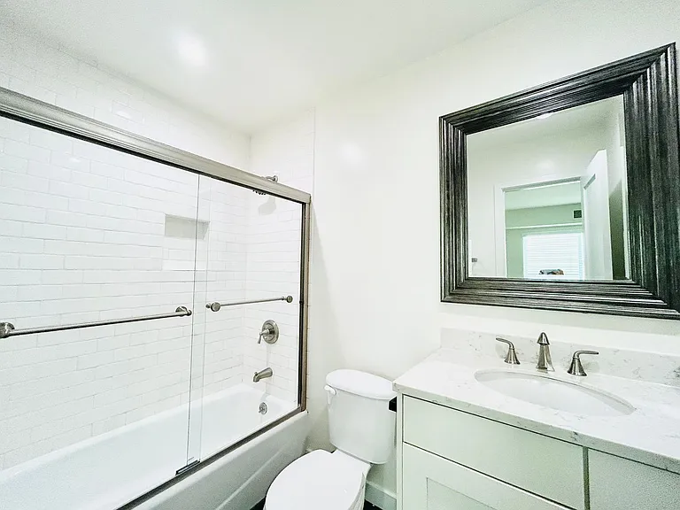 2504 Pacific Ave — Photo 9