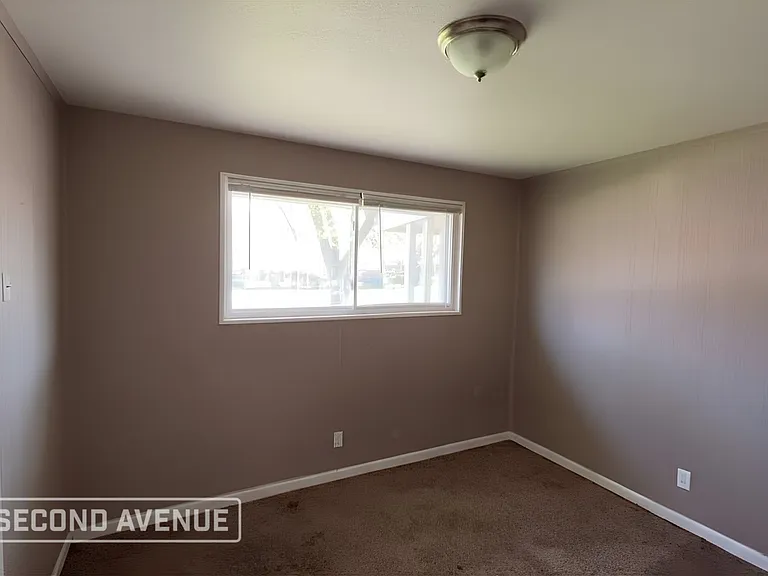 9743 Edgefield Dr — Photo 4