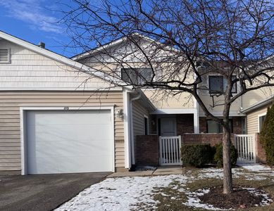110 N Waterford Dr #21, Schaumburg, IL, 60194
