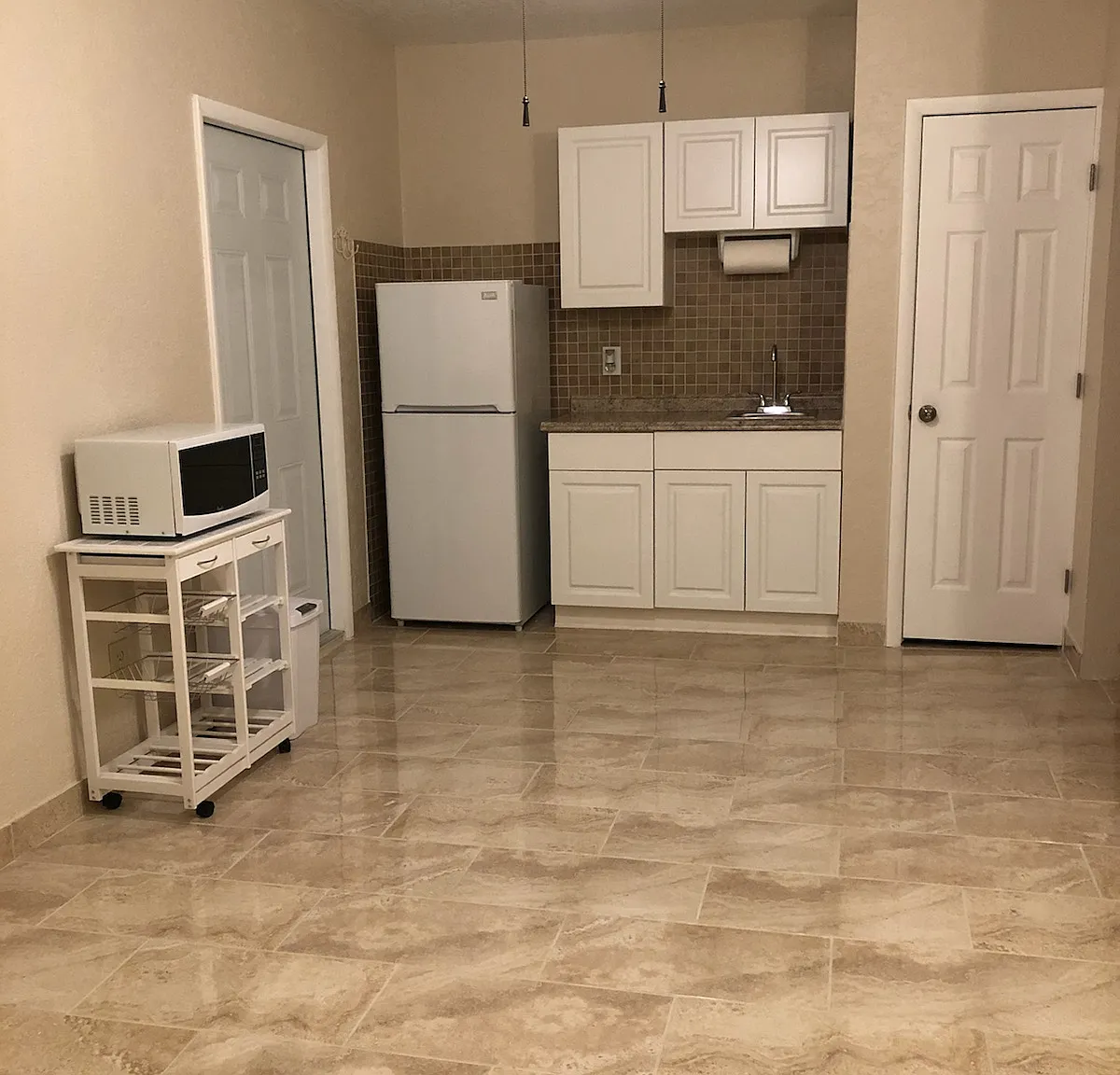 1 bed, 450 sqft, $1,000 — Photo 1